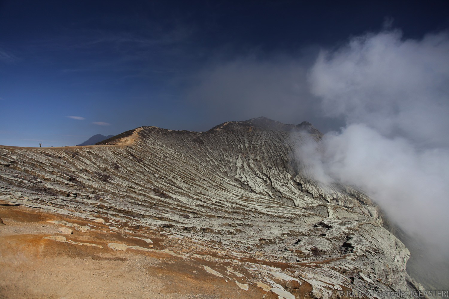 ijen-0