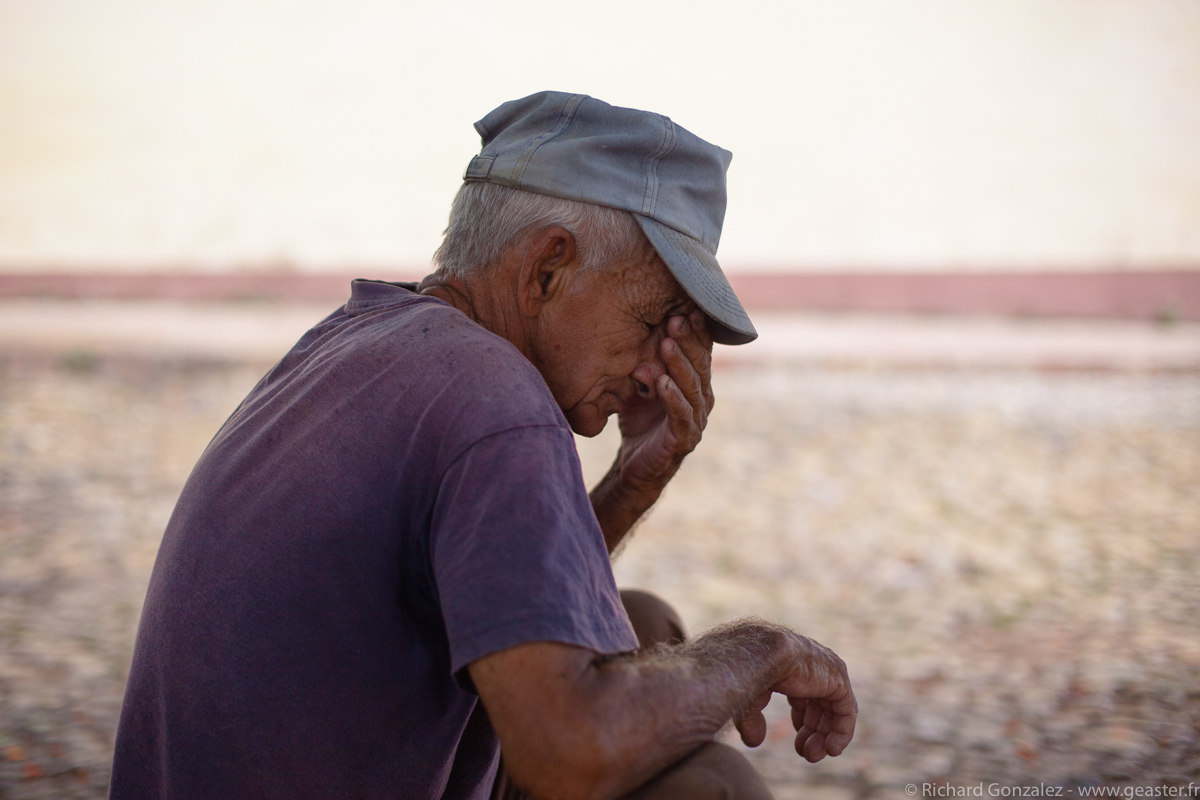 un poco cansado