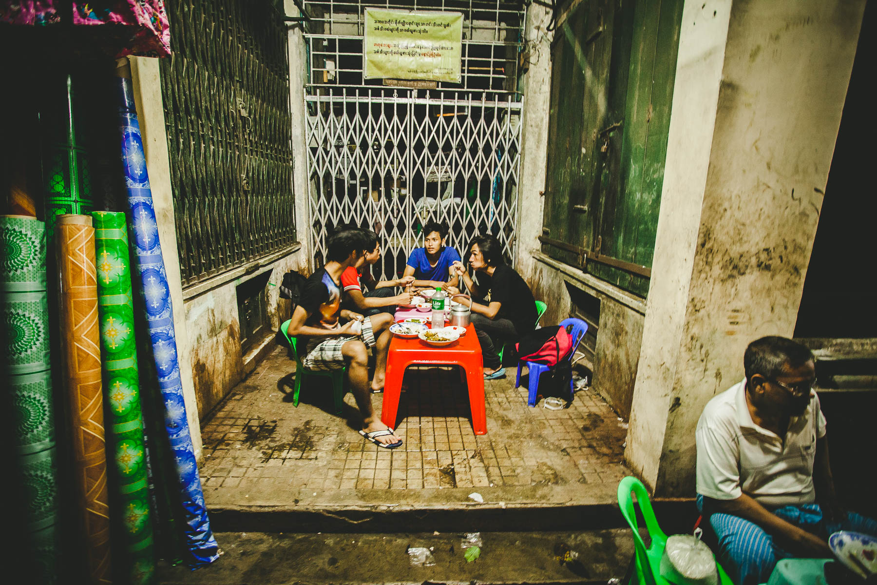 vie nocturne à Yangon